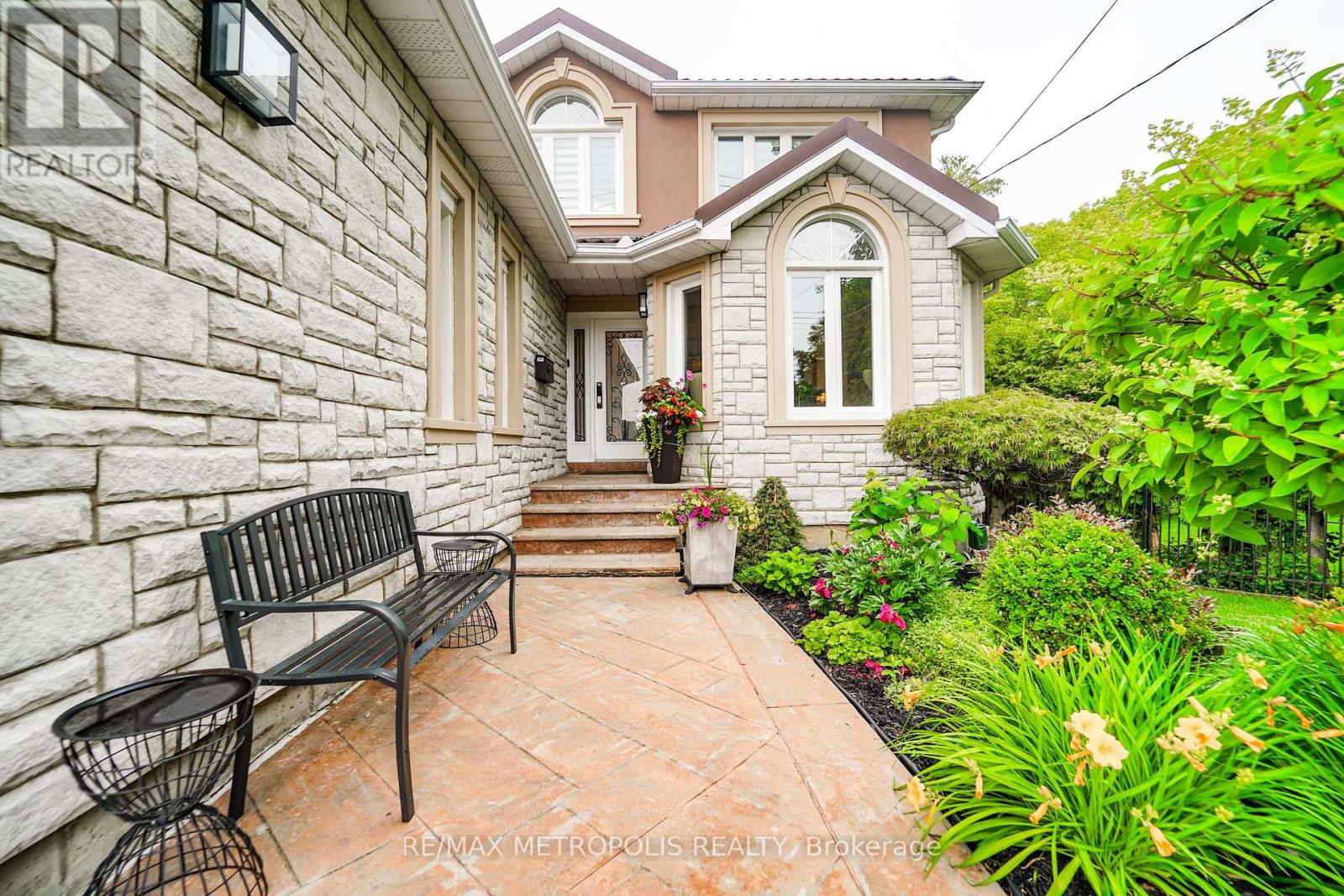 37 Bennett Road, Toronto, Ontario  M1E 3Y1 - Photo 10 - E13727950