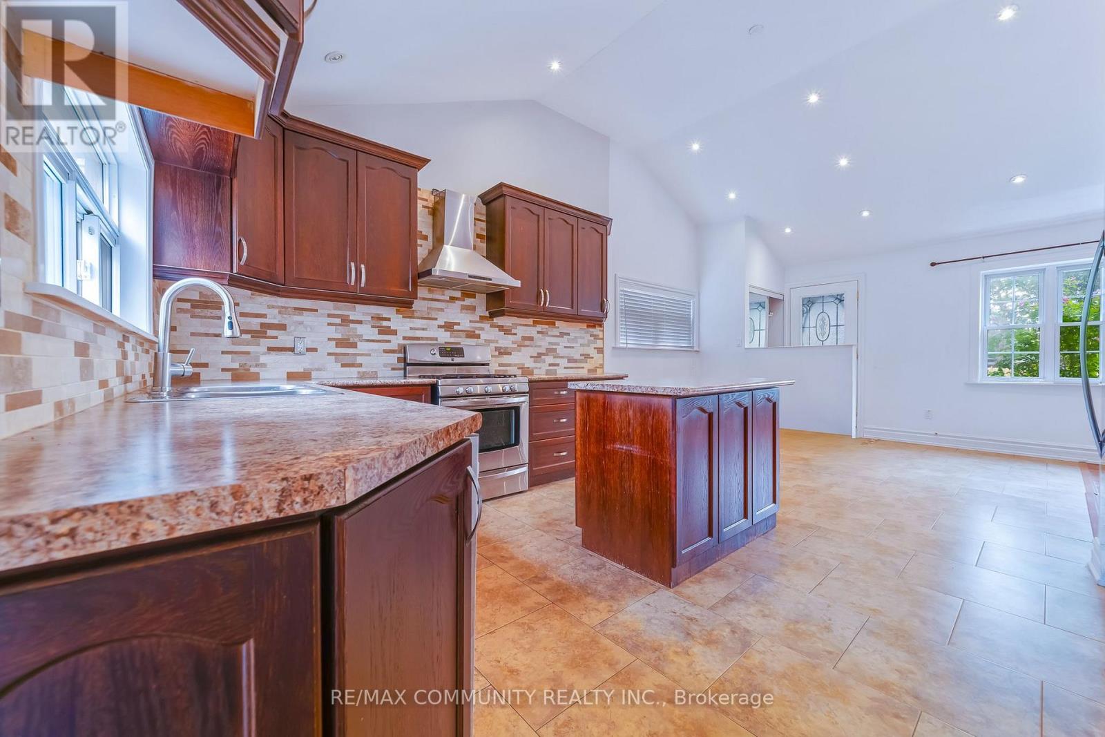 5154 Aurora Road, Whitchurch-Stouffville, Ontario  L4A 7X4 - Photo 15 - N13727914