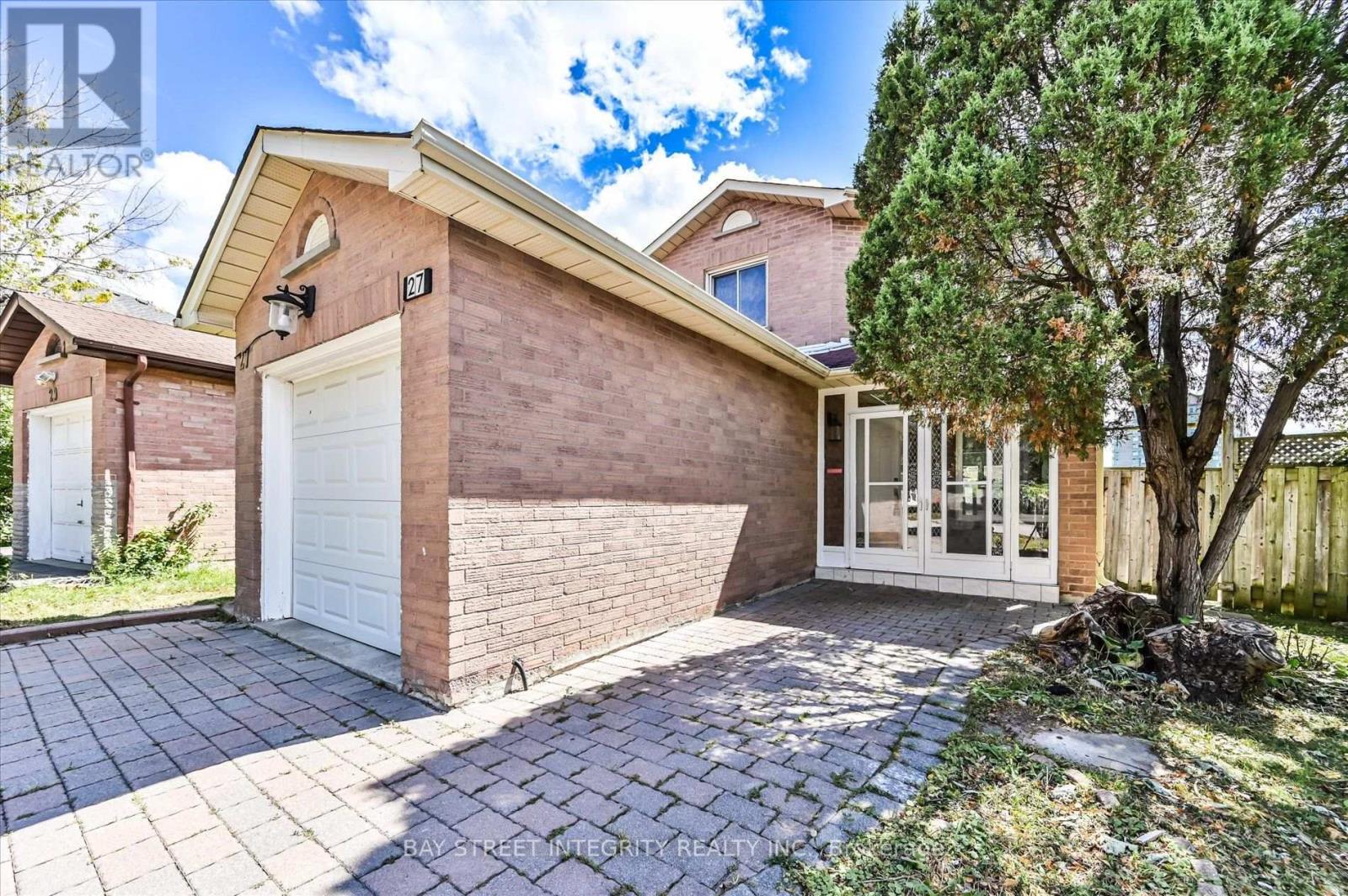 27 Samantha Circle, Richmond Hill, Ontario  L4B 2R7 - Photo 3 - N13727960