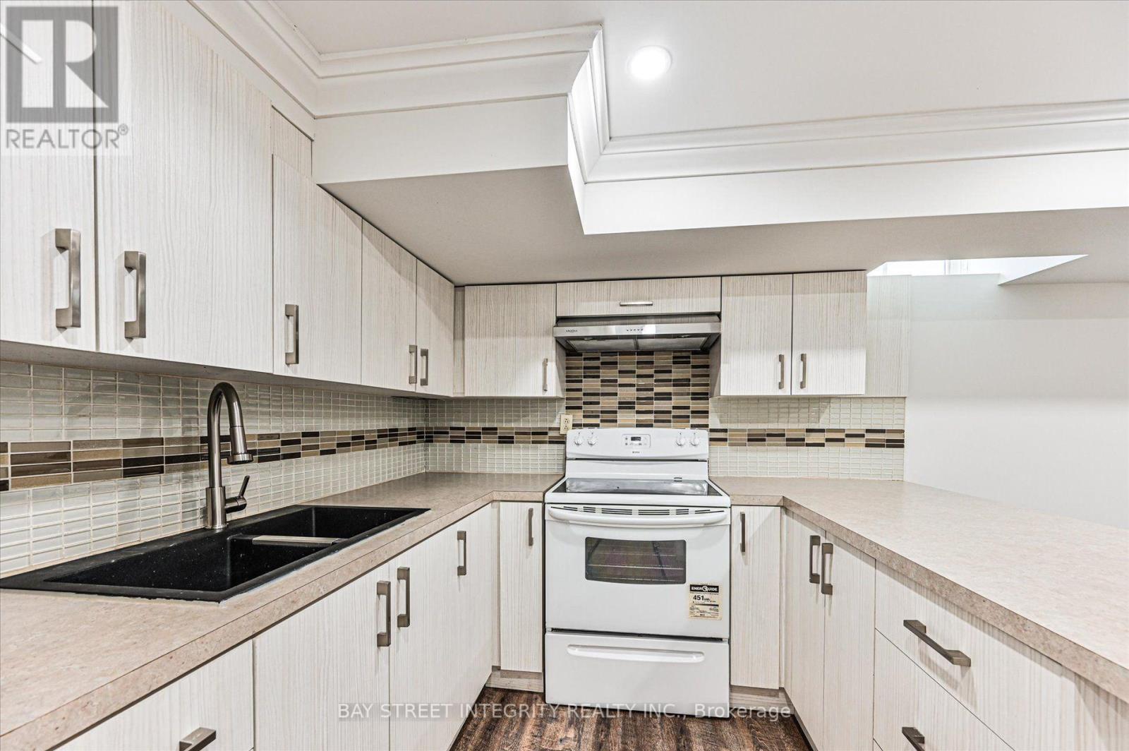 27 Samantha Circle, Richmond Hill, Ontario  L4B 2R7 - Photo 30 - N13727960
