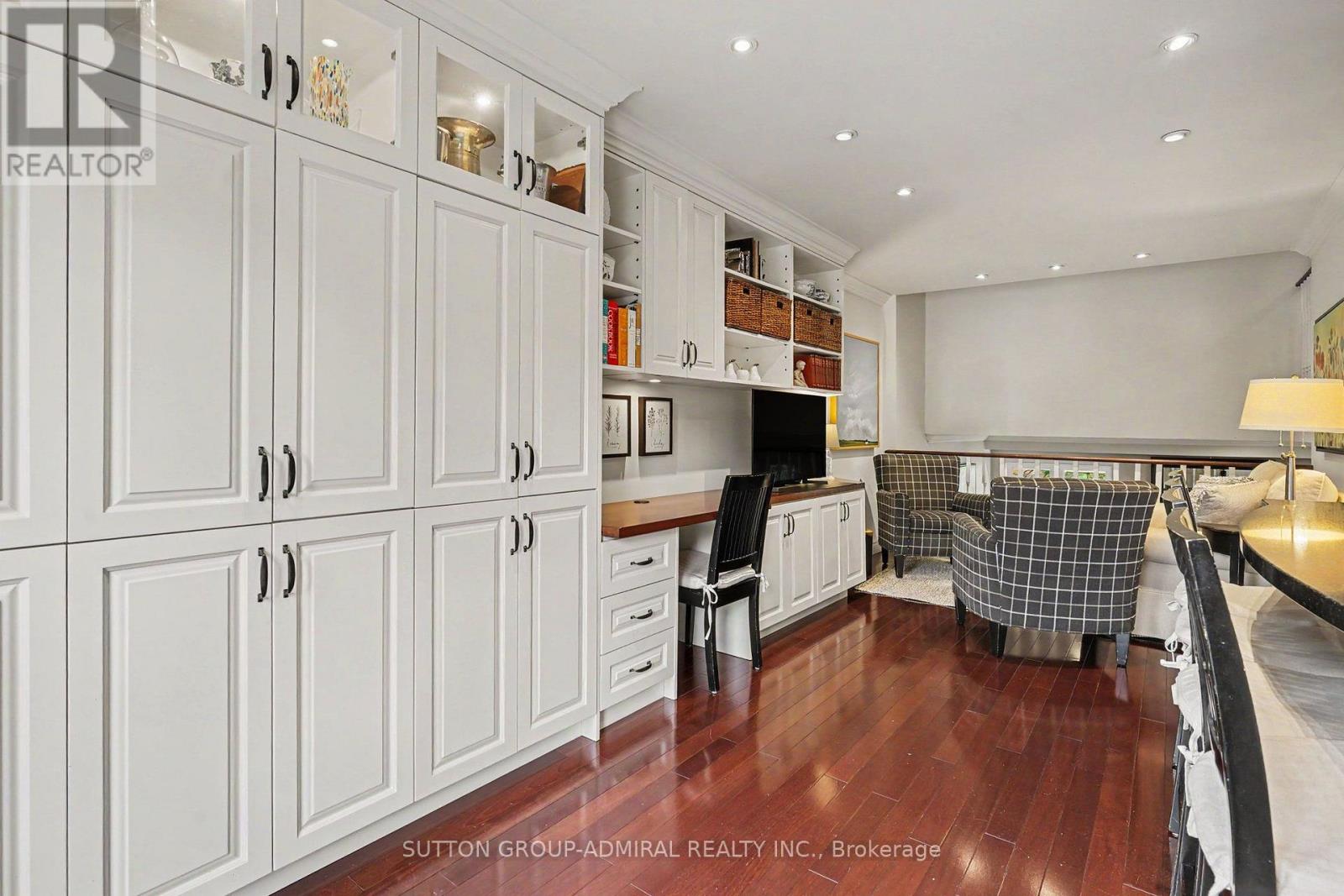 1230 Cornerbrook Place, Mississauga, Ontario  L5C 3J4 - Photo 16 - W13727844