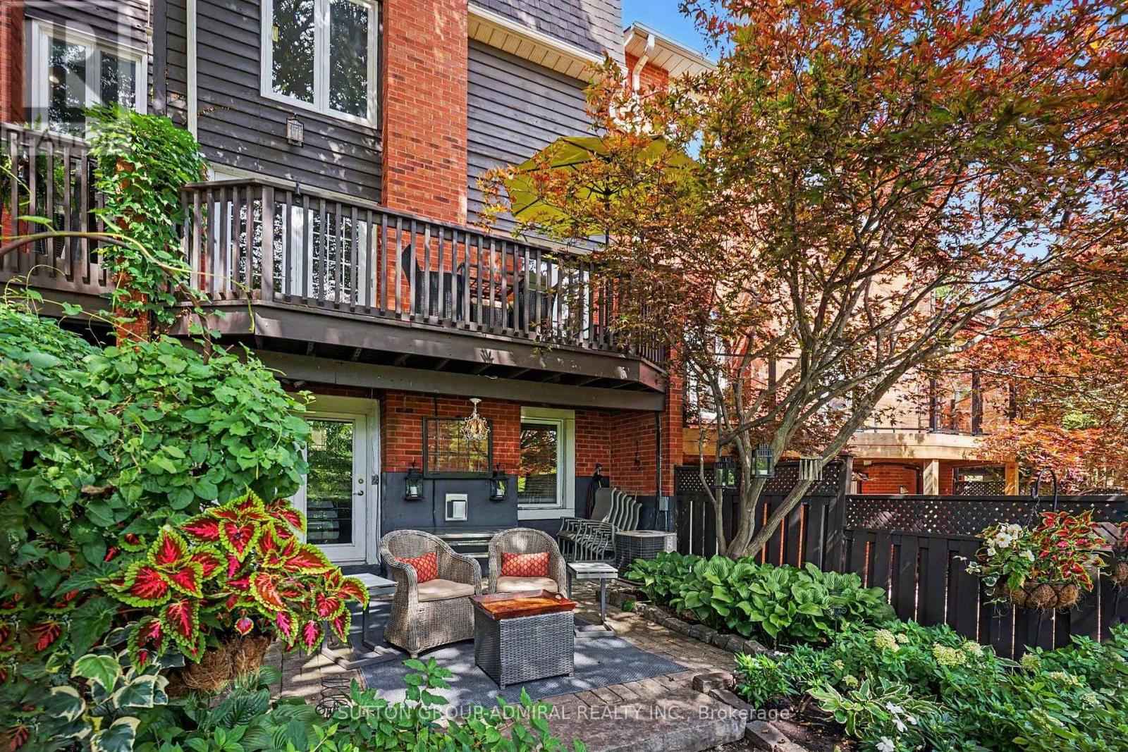 1230 Cornerbrook Place, Mississauga, Ontario  L5C 3J4 - Photo 33 - W13727844