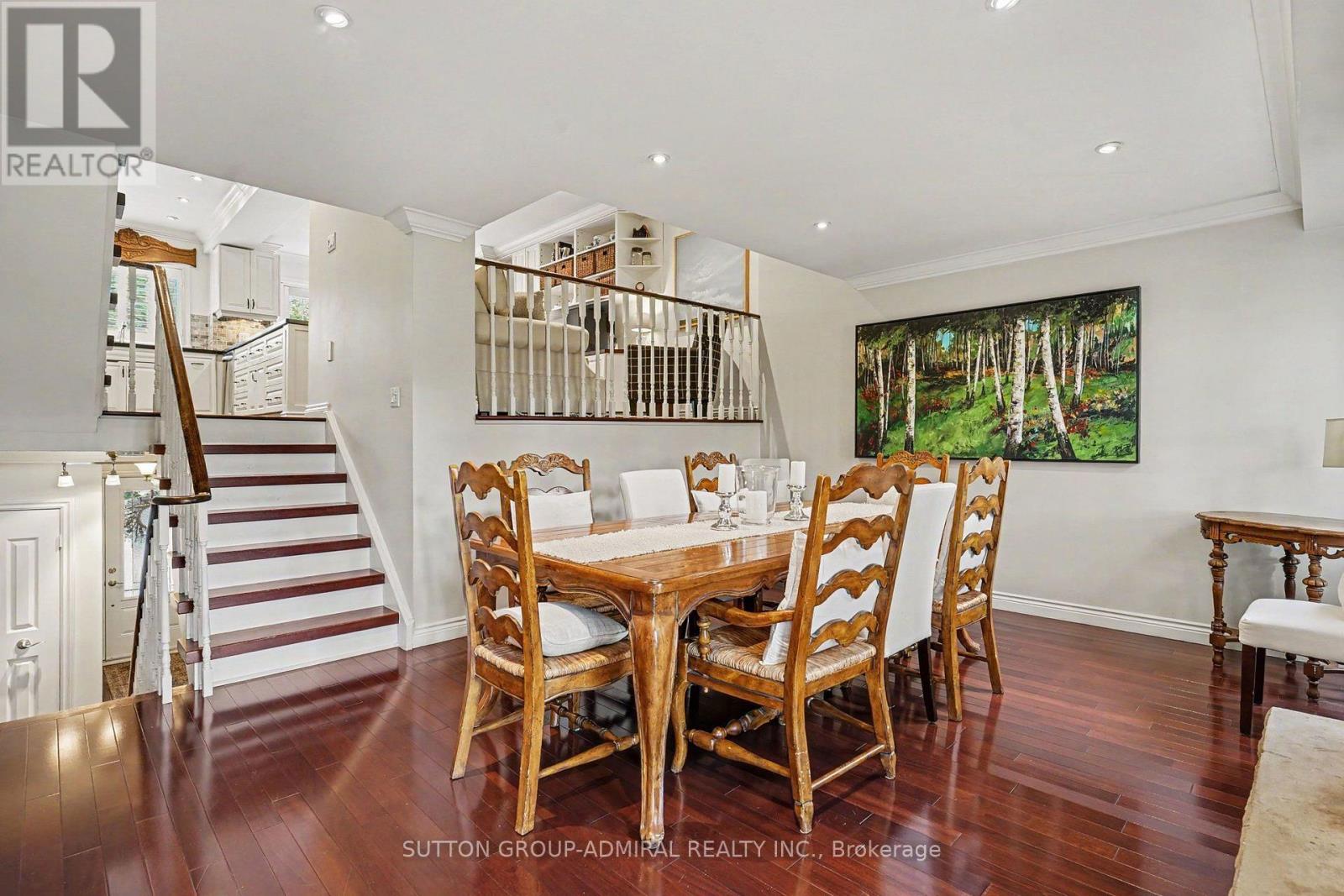1230 Cornerbrook Place, Mississauga, Ontario  L5C 3J4 - Photo 6 - W13727844