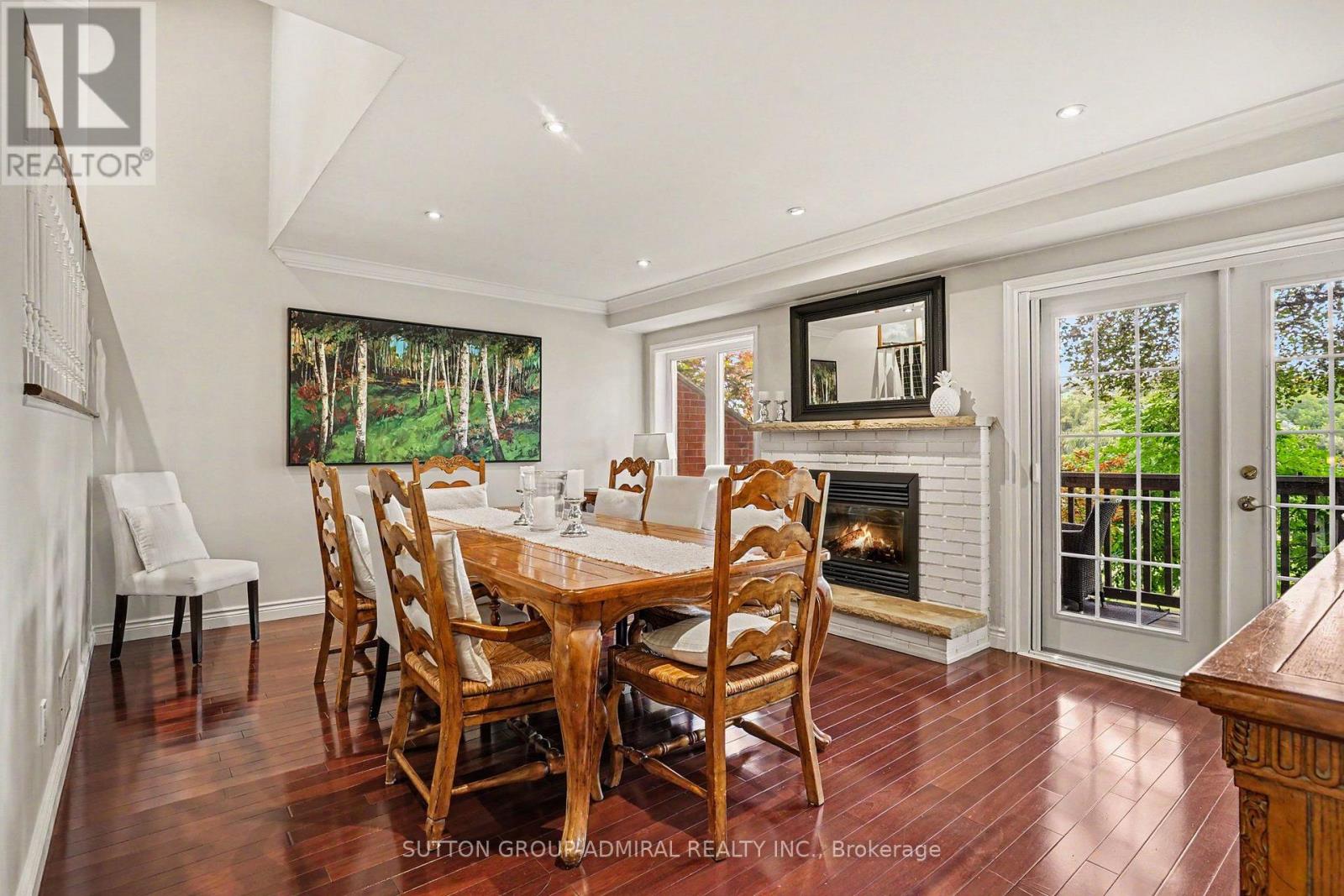 1230 Cornerbrook Place, Mississauga, Ontario  L5C 3J4 - Photo 7 - W13727844