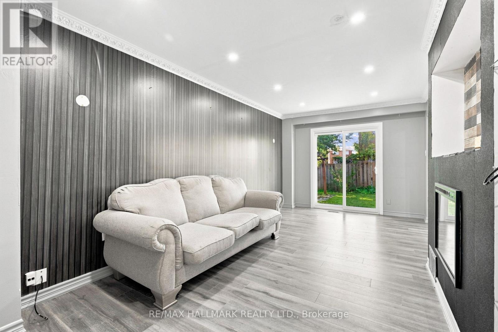 60 Pickard Lane, Brampton, Ontario  L6Y 2M5 - Photo 8 - W13727860