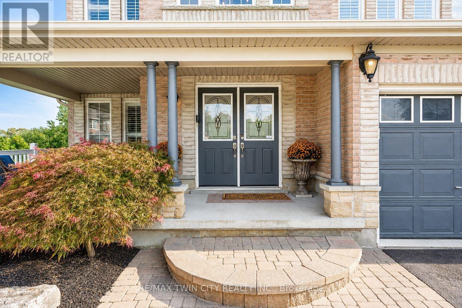 50 Knox Court, Kitchener, Ontario  N2P 2V6 - Photo 2 - X13727910