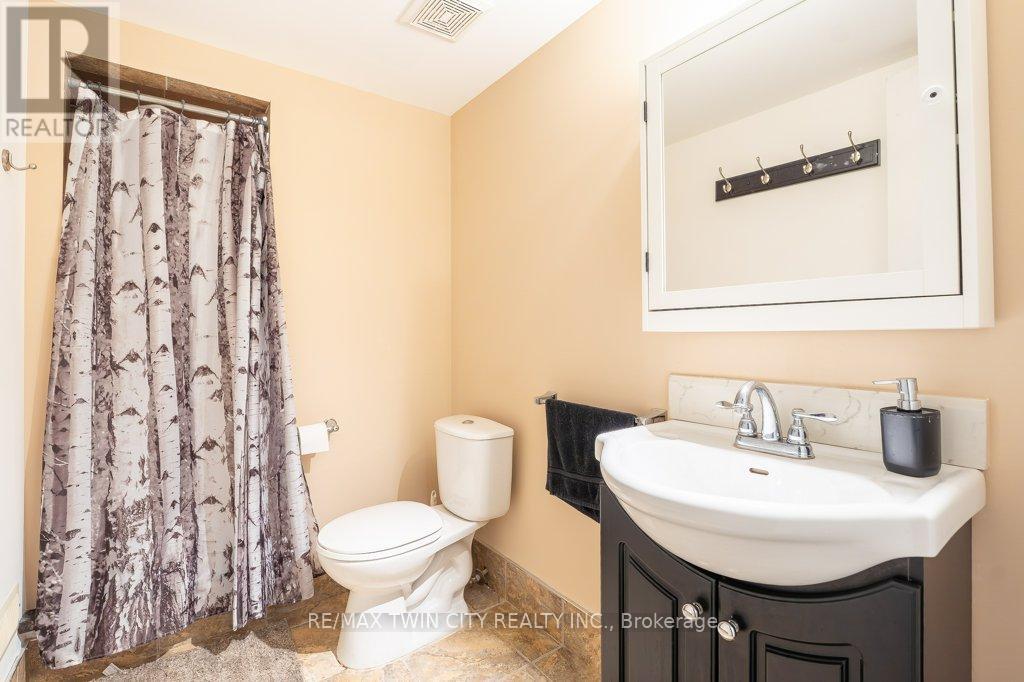 E33 - 110 Activa Avenue, Kitchener, Ontario  N2E 4K4 - Photo 8 - X13727926