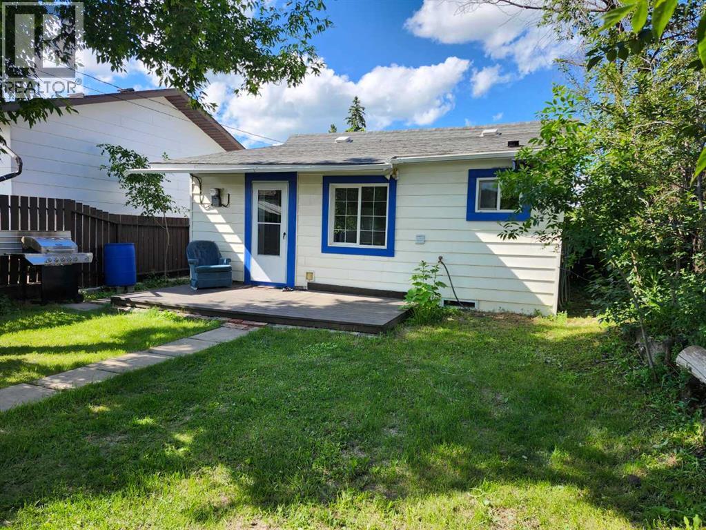 655 3 Avenue W, Drumheller, Alberta  T0J 0Y3 - Photo 1 - A2326272