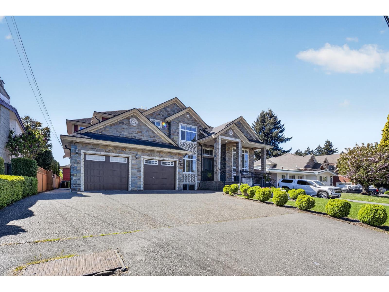 31920 Glenwood Avenue, Abbotsford, British Columbia  V2T 1E5 - Photo 2 - R3159805