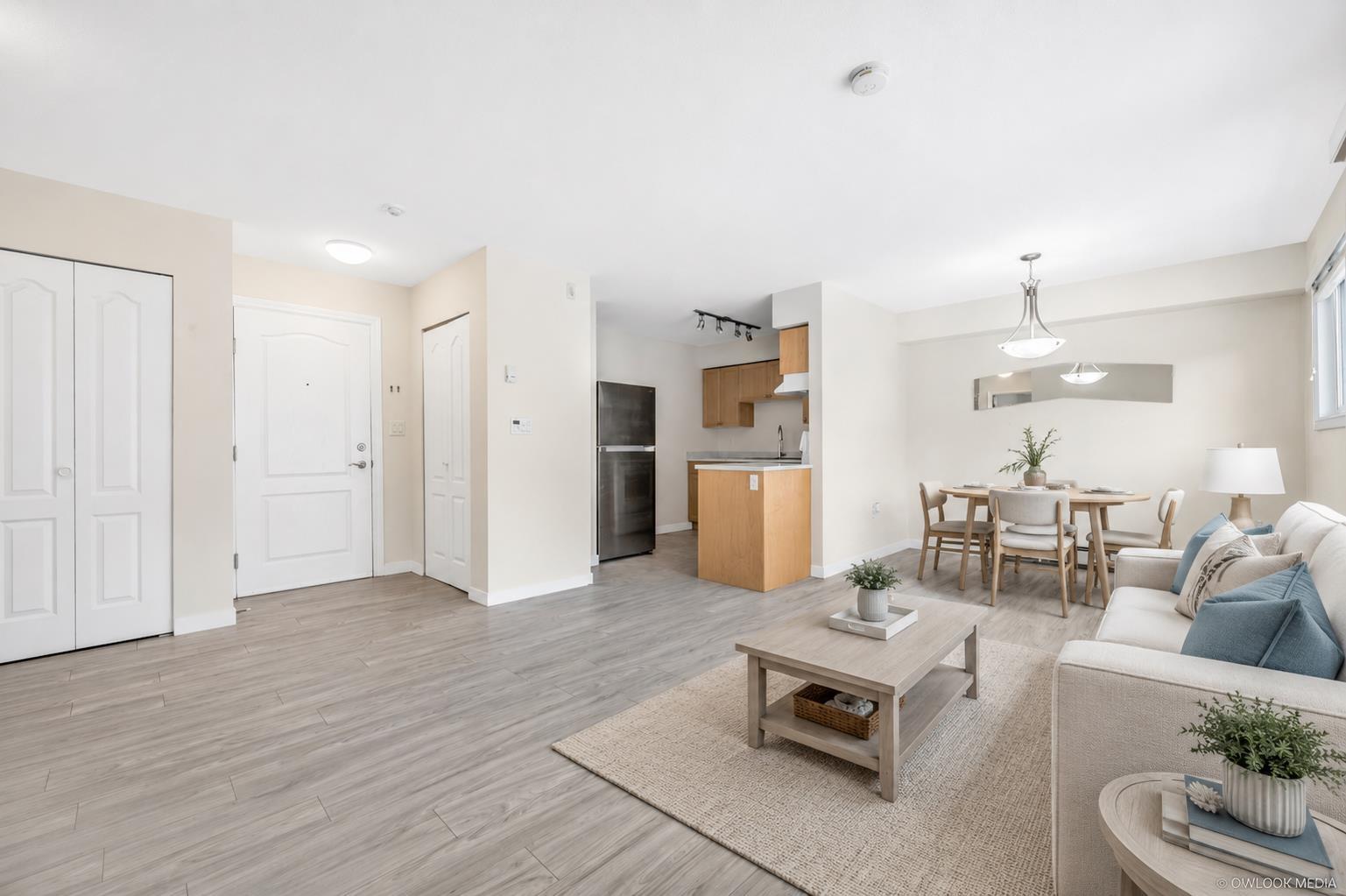 103 14881 Marine Drive Drive, White Rock, British Columbia  V4B 1C2 - Photo 3 - R3158939