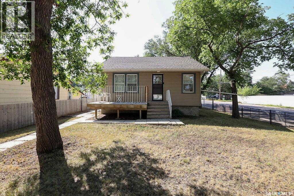 1200 Atkinson Street, Regina, Saskatchewan  S4N 3V6 - Photo 2 - SK047051