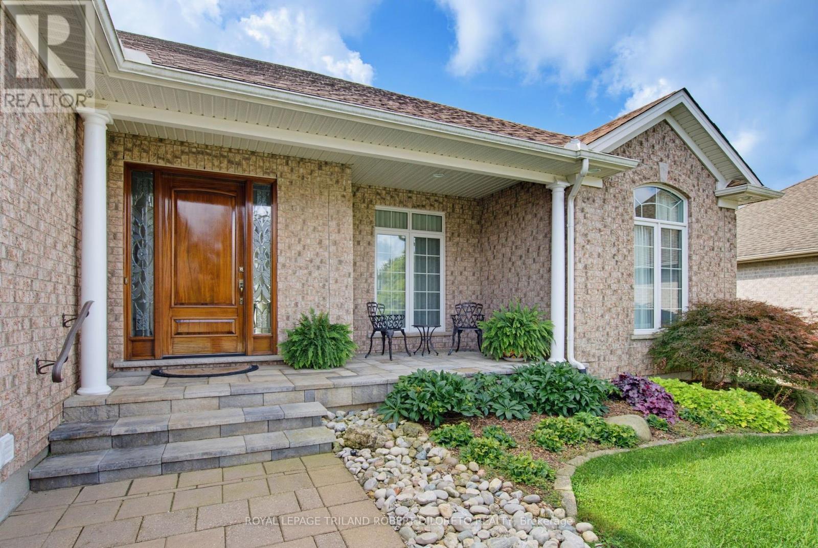2289 Jack Nash Drive, London South, Ontario  N6K 5R3 - Photo 8 - X13728126