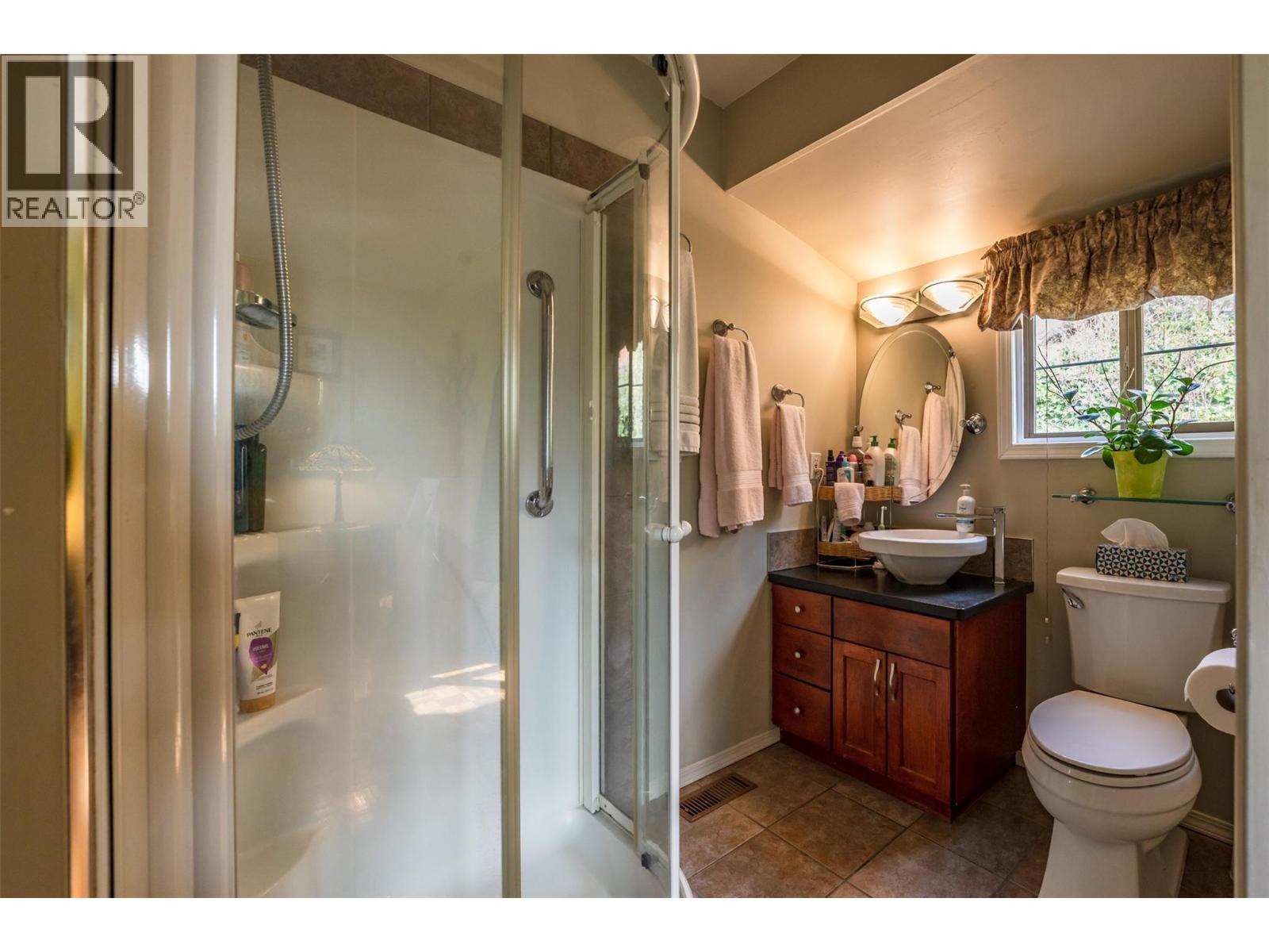 4744 Lakeside Road, Penticton, British Columbia  V2A 8W6 - Photo 16 - 10398714