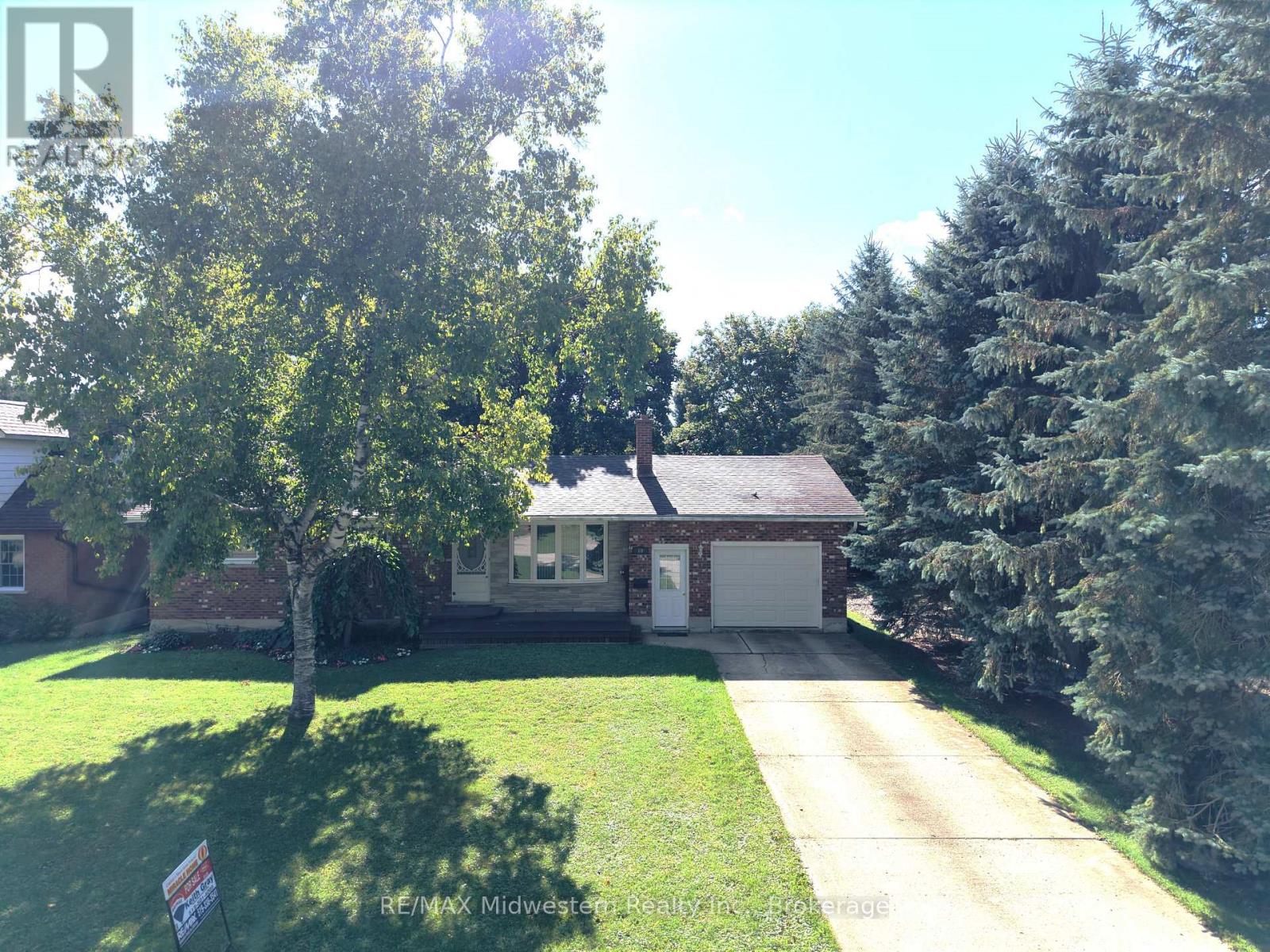 69 Louise Street, Minto, Ontario  N0G 1Z0 - Photo 6 - X12984978