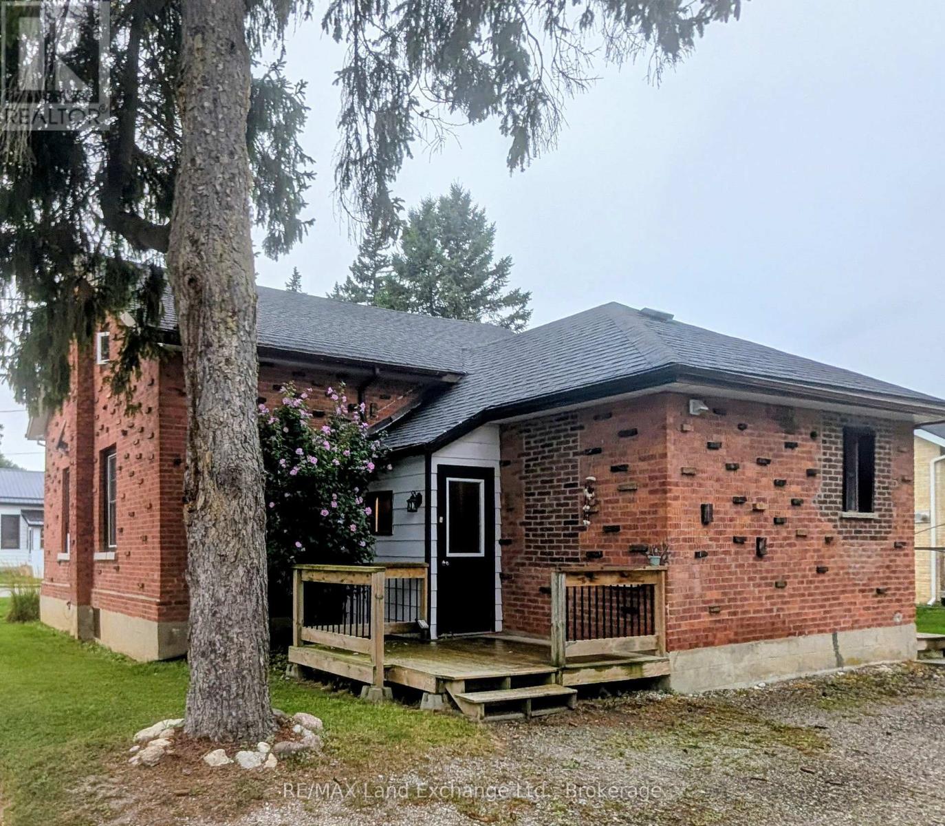 10 Mary Street, Brockton, Ontario  N0G 2V0 - Photo 2 - X13727218
