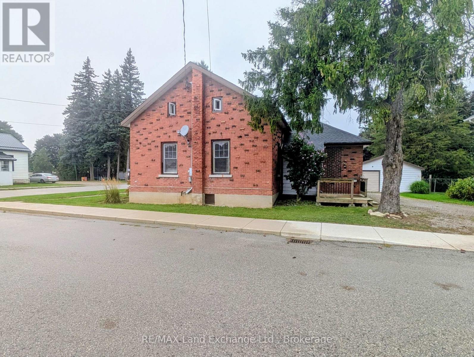 10 Mary Street, Brockton, Ontario  N0G 2V0 - Photo 3 - X13727218