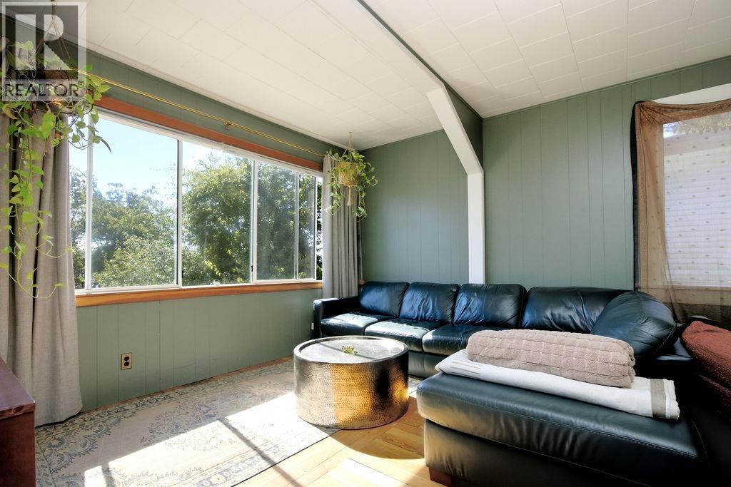633 Beach Avenue, Gibsons, British Columbia  V0N 1V9 - Photo 14 - R3159936