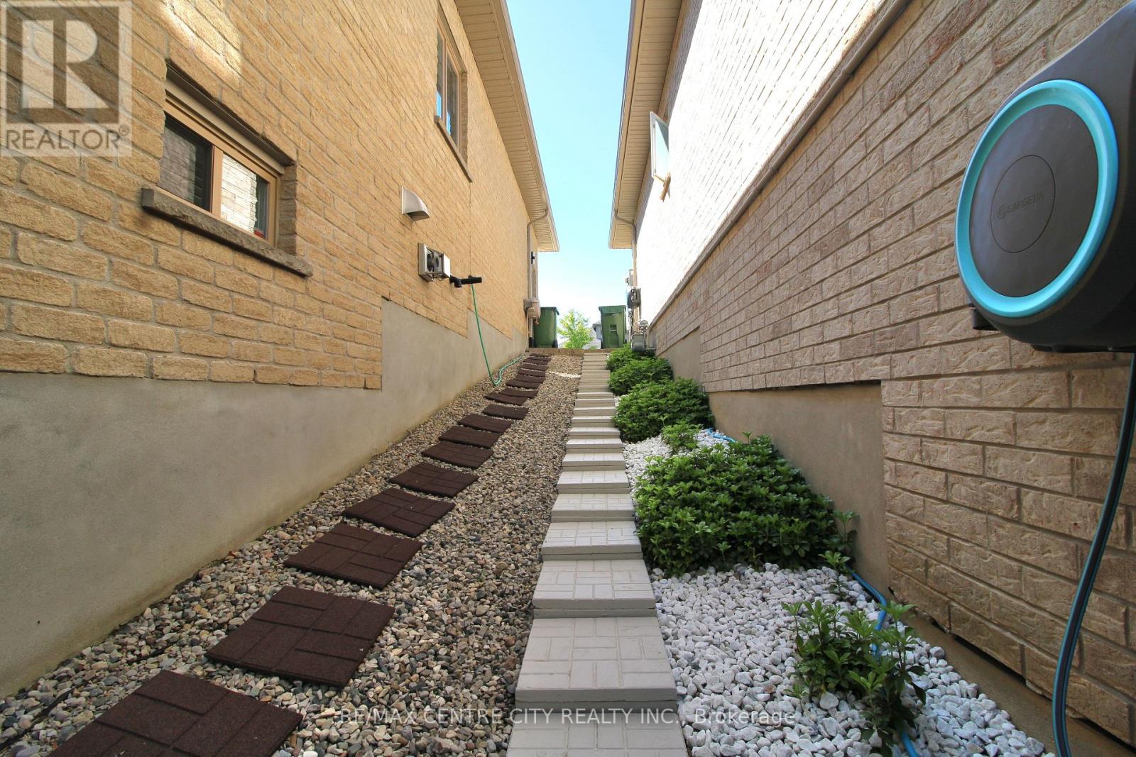 5 Cherry Blossom Lane, St. Thomas, Ontario  N5R 1L2 - Photo 36 - X13237472