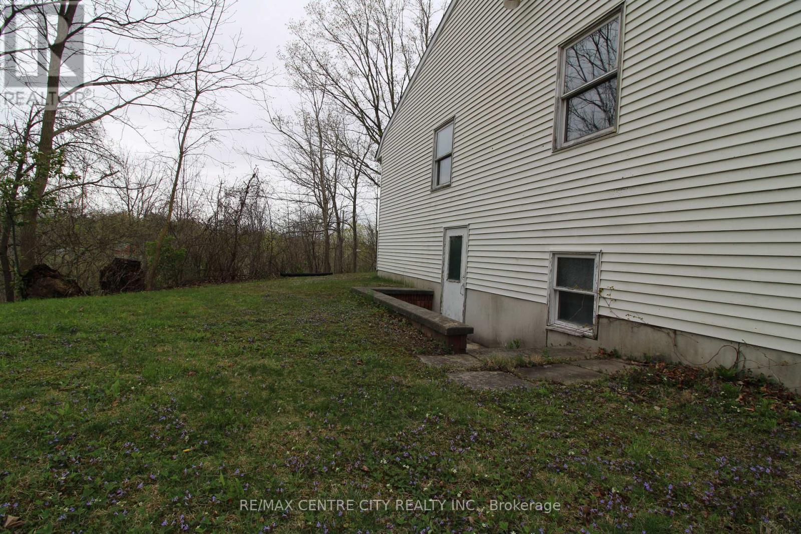 12 Chester Street, St. Thomas, Ontario  N5R 1T8 - Photo 24 - X13240064