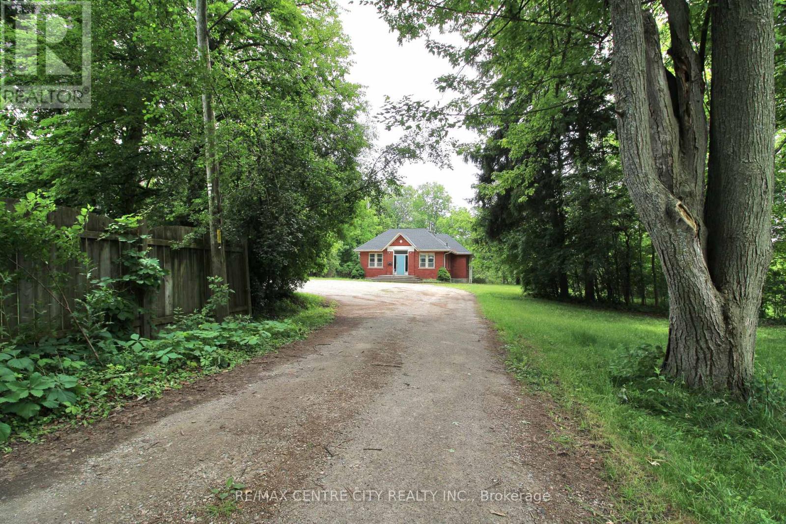 12 Chester Street, St. Thomas, Ontario  N5R 1T8 - Photo 30 - X13240064