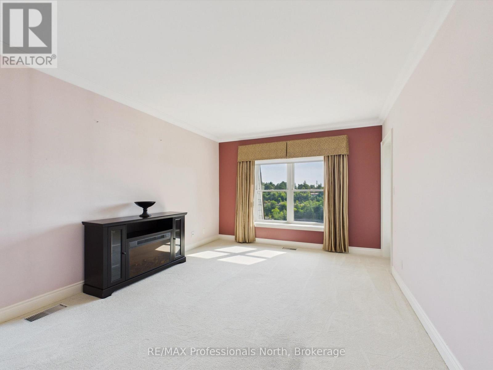 501 - 24 Ontario Street, Bracebridge, Ontario P1L 0A4 - Photo 6 - X13728046