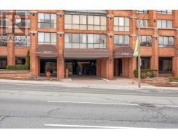 101 - 2900 YONGE STREET, Toronto, Ontario