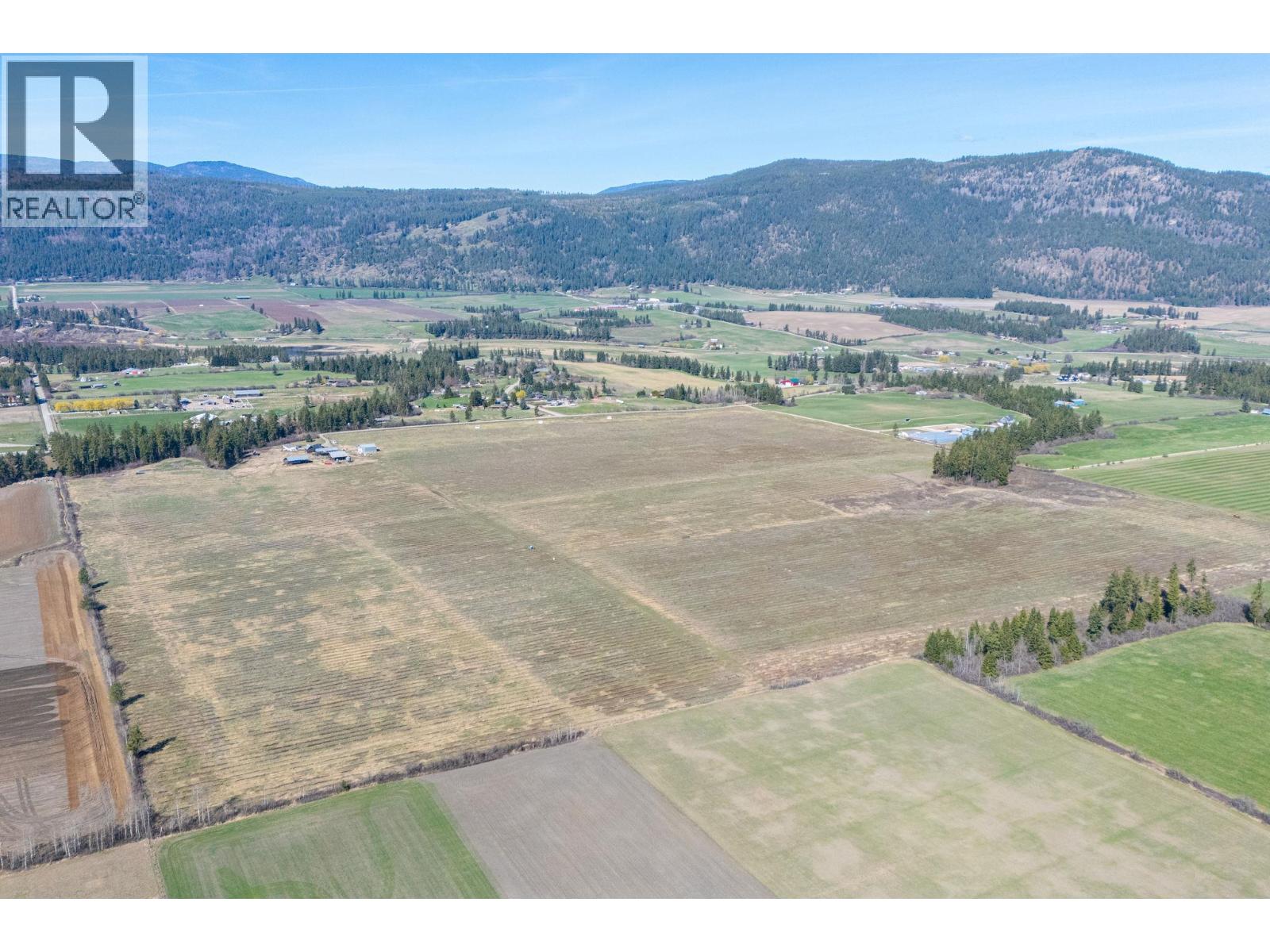 1448 Otter Lake Cross Road, Spallumcheen, British Columbia