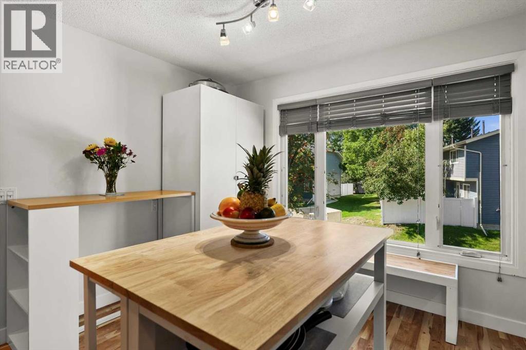 208 Queenston Heights Se, Calgary, Alberta  T3Z 0E6 - Photo 13 - A2340581