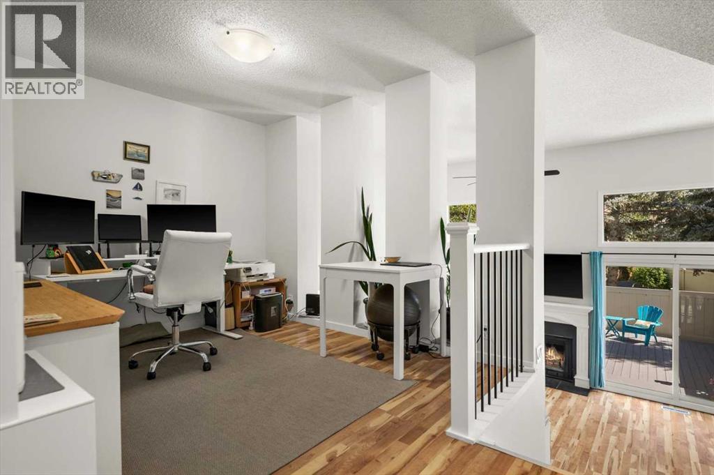 208 Queenston Heights Se, Calgary, Alberta  T3Z 0E6 - Photo 9 - A2340581