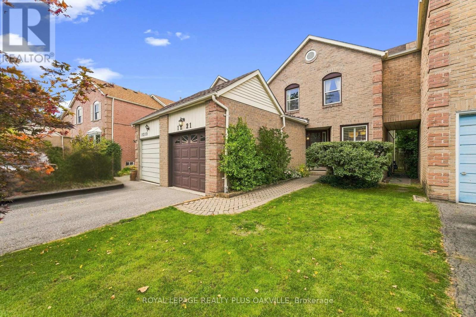 1221 Hedgestone Crescent, Oakville, Ontario  L6M 1X7 - Photo 1 - W13728040