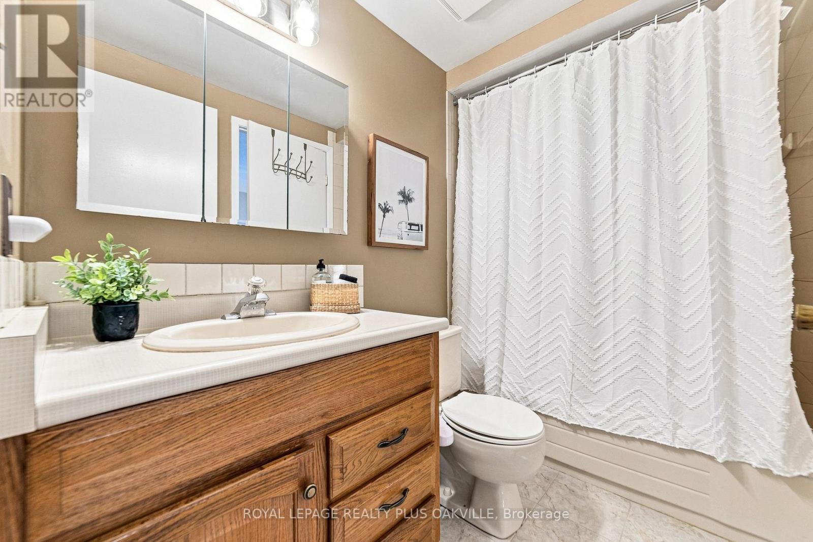 1221 Hedgestone Crescent, Oakville, Ontario  L6M 1X7 - Photo 23 - W13728040