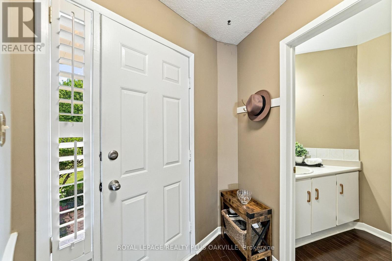 1221 Hedgestone Crescent, Oakville, Ontario  L6M 1X7 - Photo 4 - W13728040