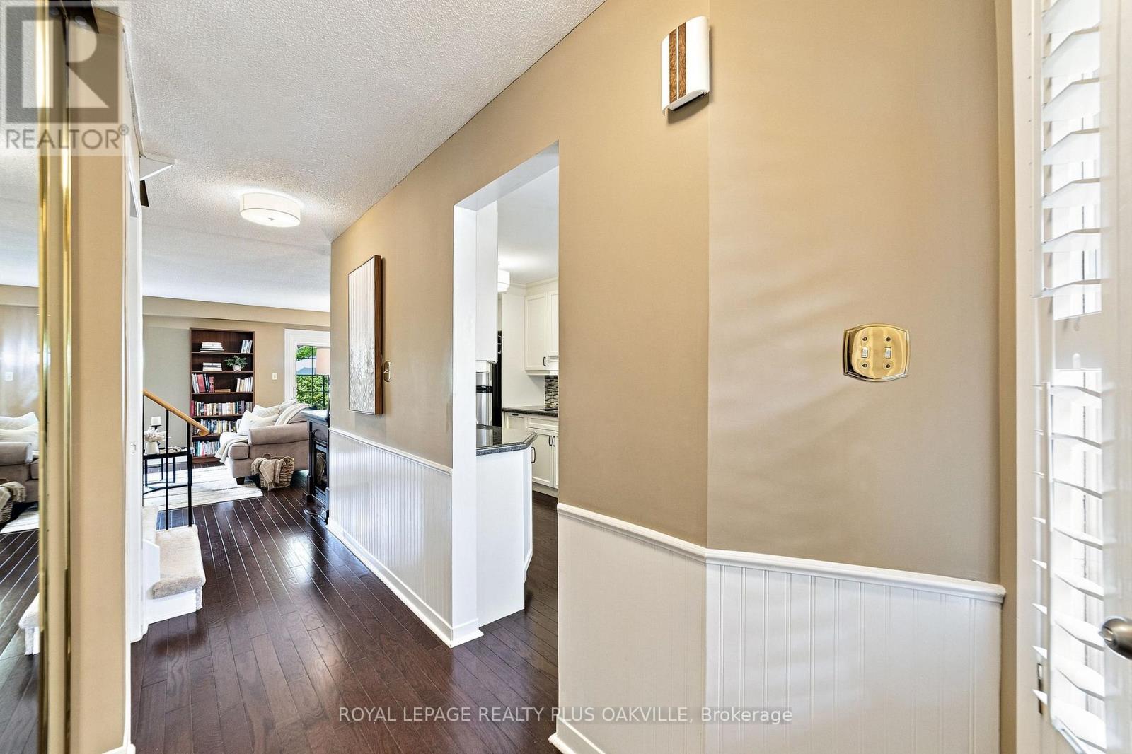 1221 Hedgestone Crescent, Oakville, Ontario  L6M 1X7 - Photo 7 - W13728040