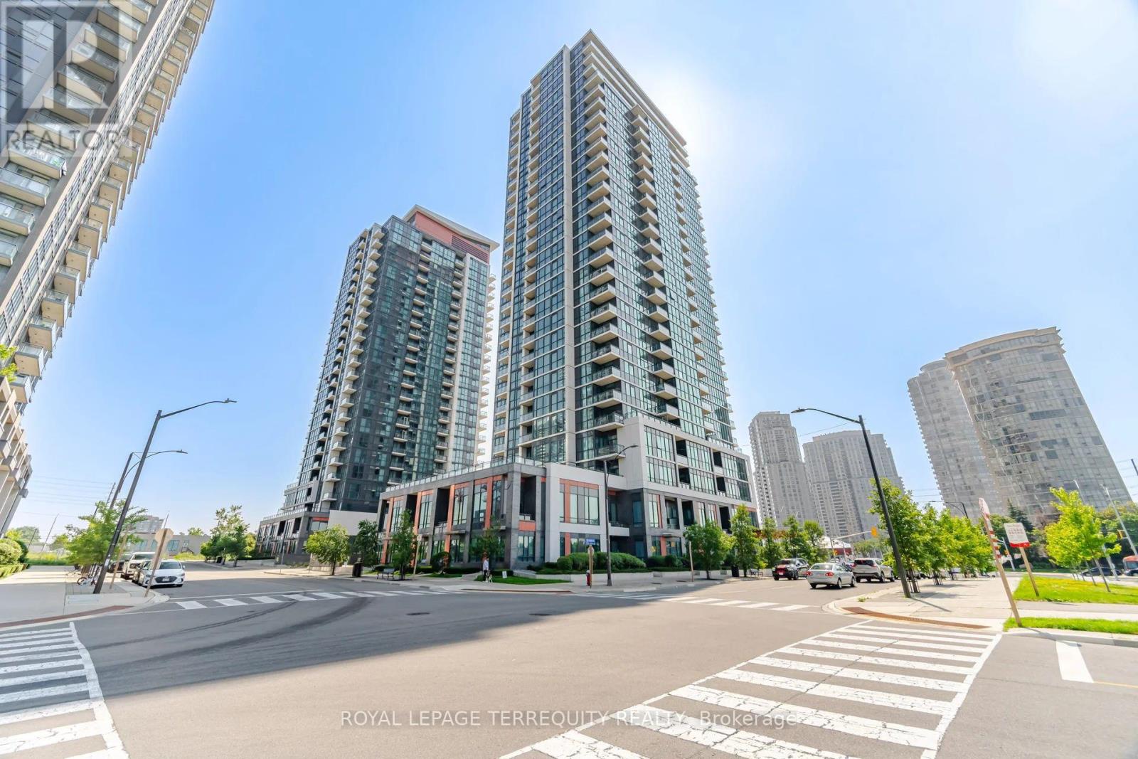 703 - 75 Eglinton Avenue W, Mississauga, Ontario  L5R 0E5 - Photo 1 - W13728054