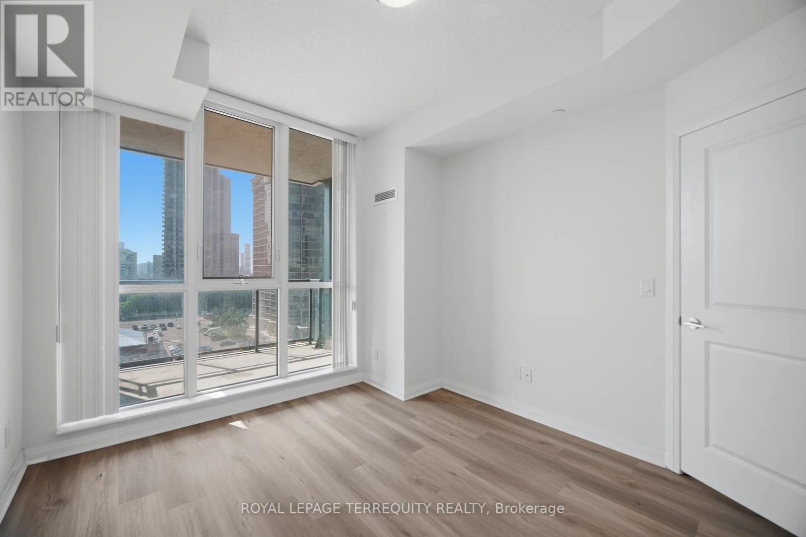 703 - 75 Eglinton Avenue W, Mississauga, Ontario  L5R 0E5 - Photo 20 - W13728054
