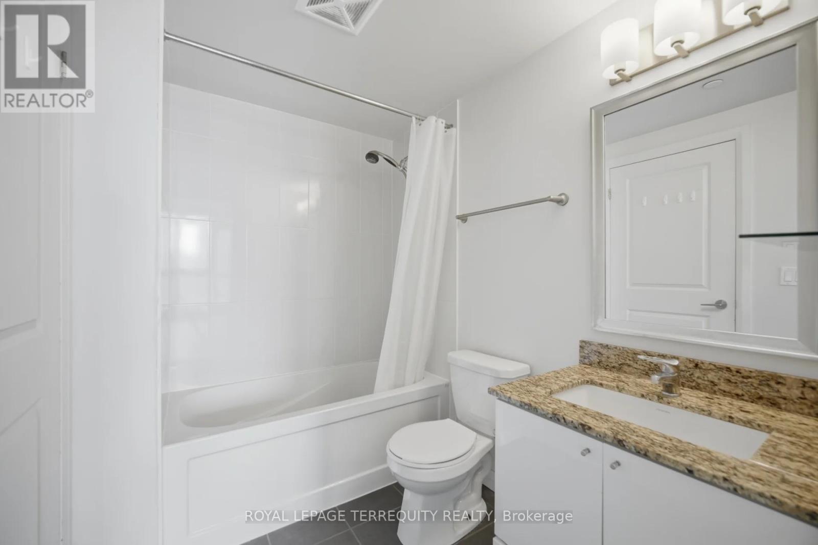 703 - 75 Eglinton Avenue W, Mississauga, Ontario  L5R 0E5 - Photo 23 - W13728054