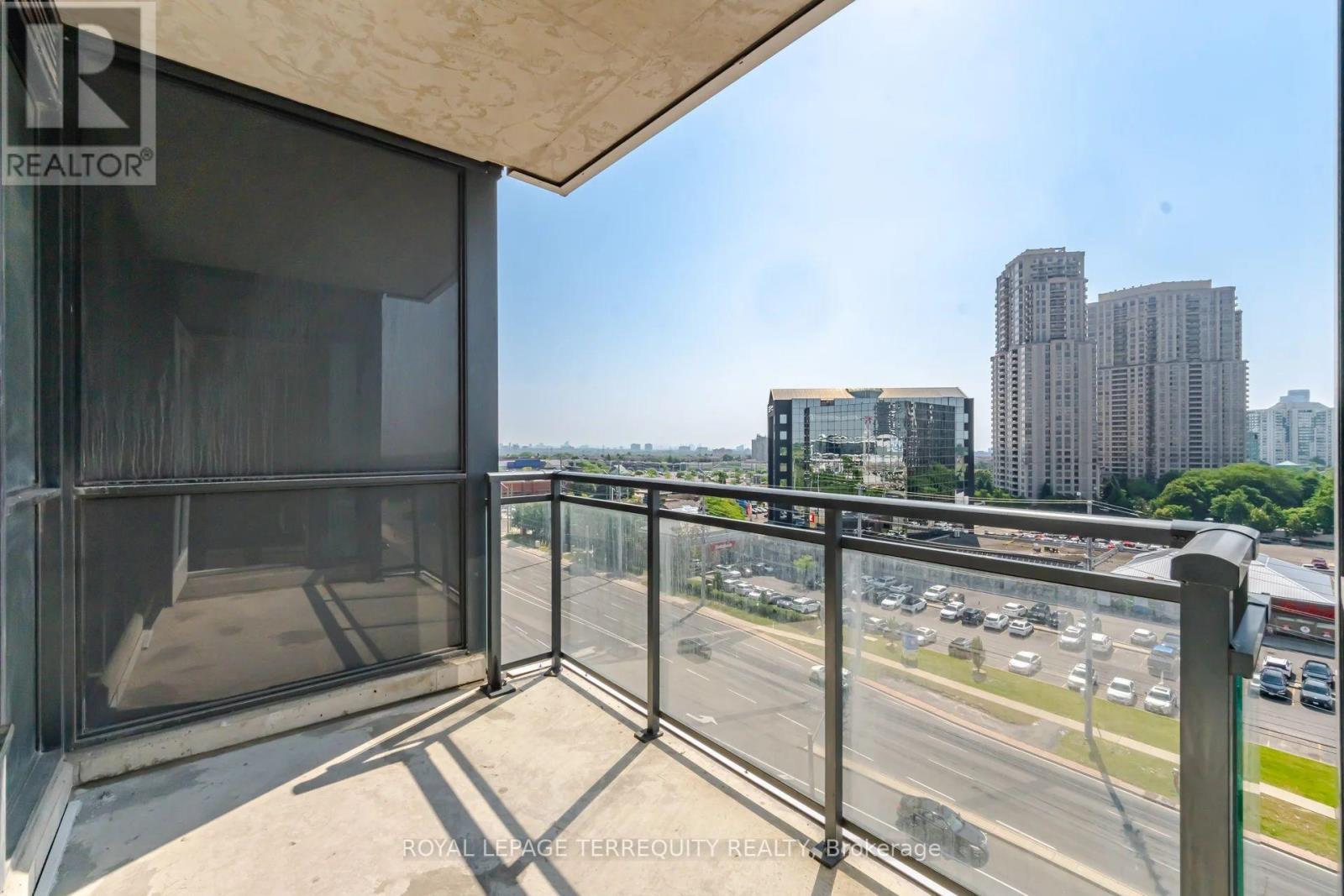 703 - 75 Eglinton Avenue W, Mississauga, Ontario  L5R 0E5 - Photo 29 - W13728054
