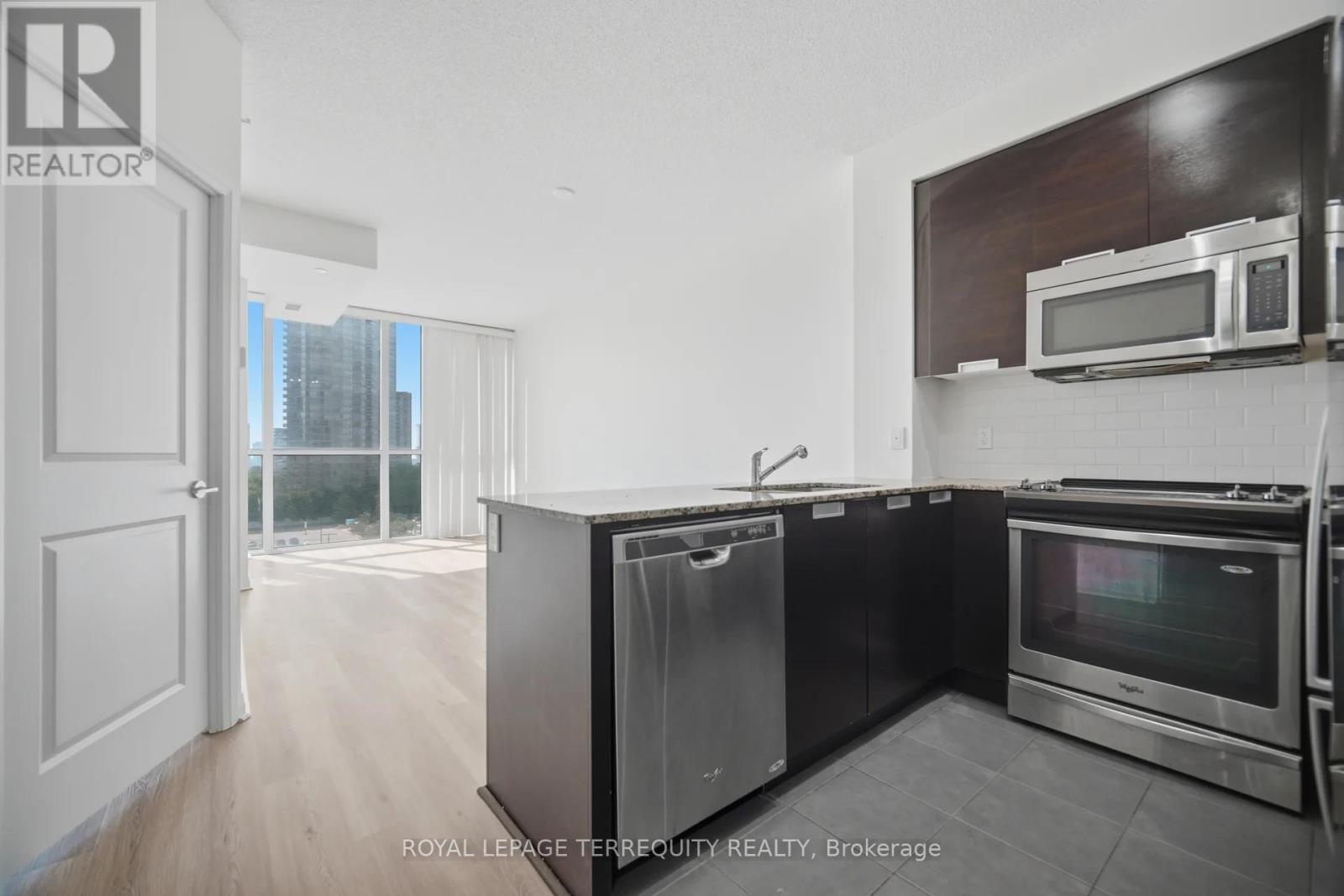 703 - 75 Eglinton Avenue W, Mississauga, Ontario  L5R 0E5 - Photo 7 - W13728054