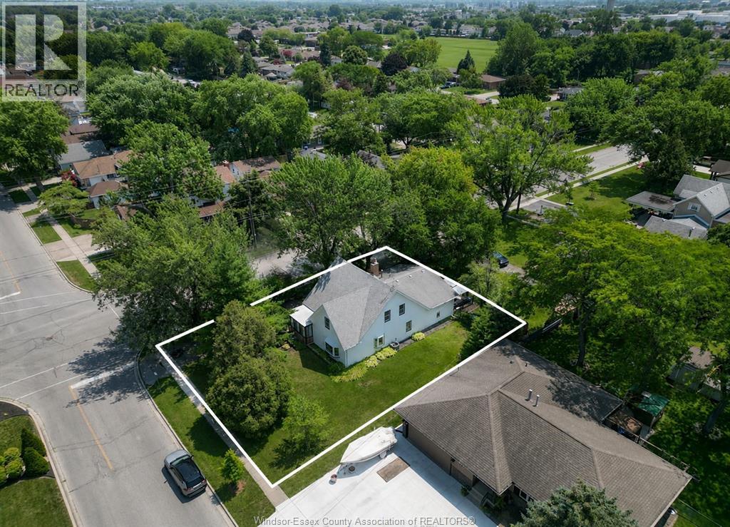 12437 ST THOMAS, Tecumseh, Ontario