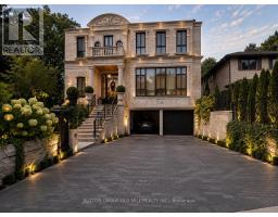 10 HILLAVON DRIVE, Toronto, Ontario