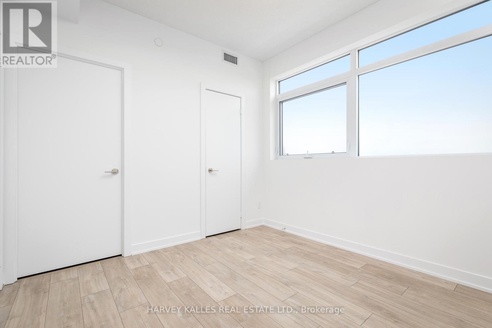 2008 - 251 Manitoba Street, Toronto, Ontario  M8Y 0C7 - Photo 11 - W13728128
