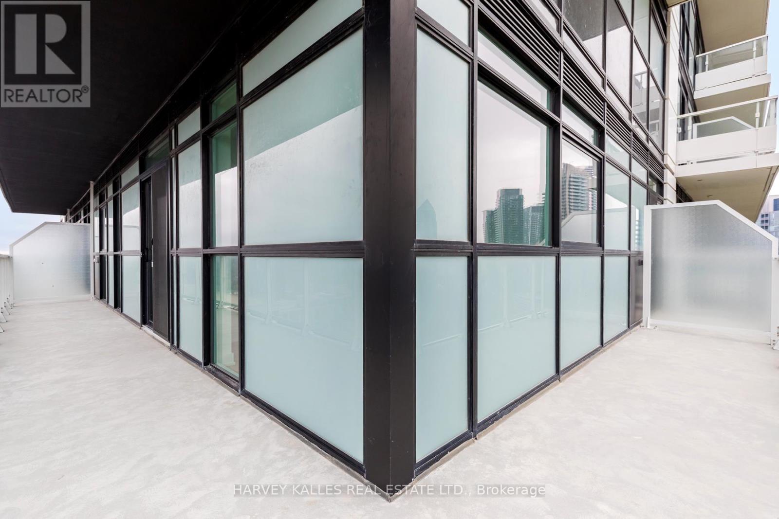 2008 - 251 Manitoba Street, Toronto, Ontario  M8Y 0C7 - Photo 16 - W13728128