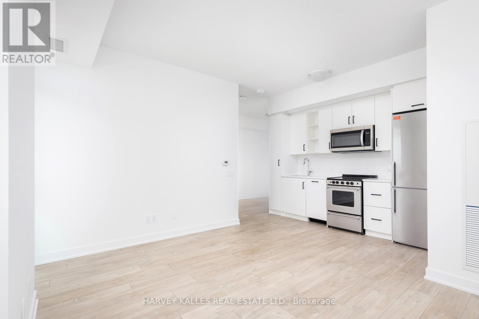 2008 - 251 Manitoba Street, Toronto, Ontario  M8Y 0C7 - Photo 8 - W13728128
