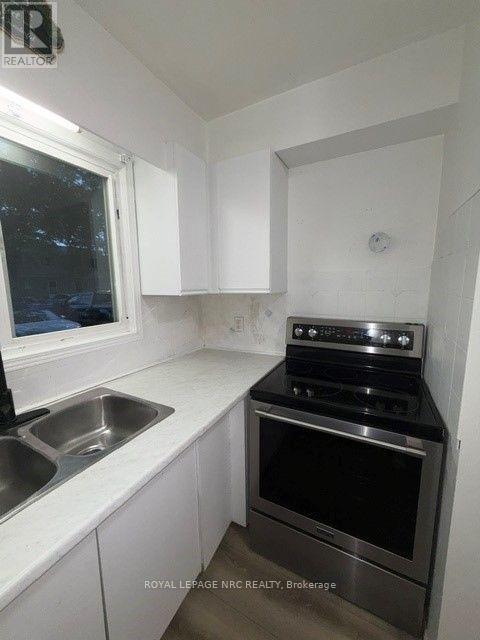 53 - 65 Dorchester Boulevard, St. Catharines, Ontario  L2M 7T8 - Photo 3 - X13709758