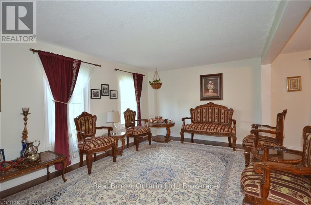 1609 Pilgrims Way, Oakville, Ontario  L6M 2H2 - Photo 13 - W13728164