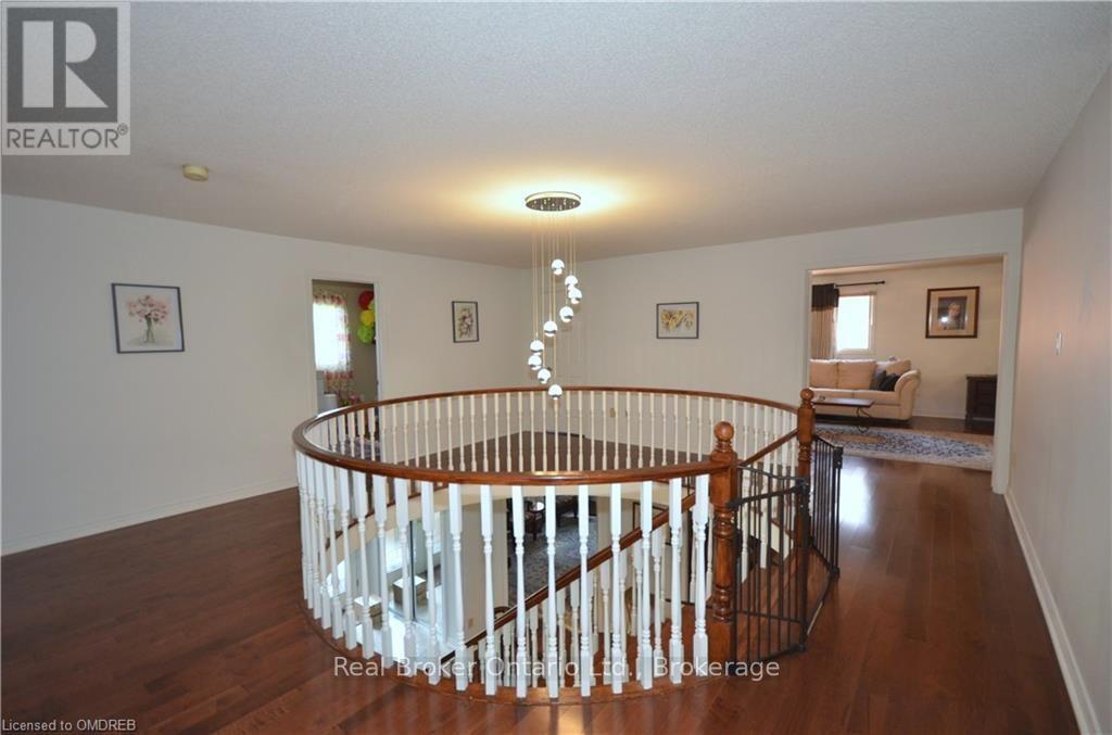 1609 Pilgrims Way, Oakville, Ontario  L6M 2H2 - Photo 14 - W13728164