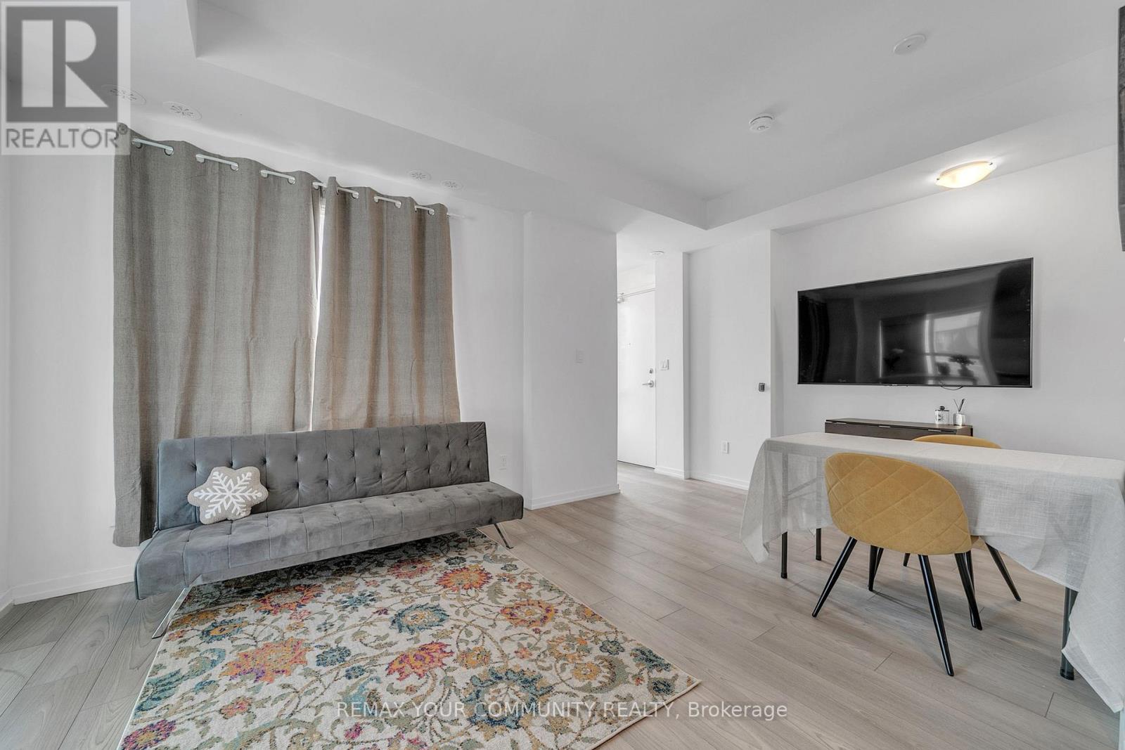 191 - 2-20 Lytham Green Circle, Newmarket, Ontario  L3Y 0H3 - Photo 3 - N13574778