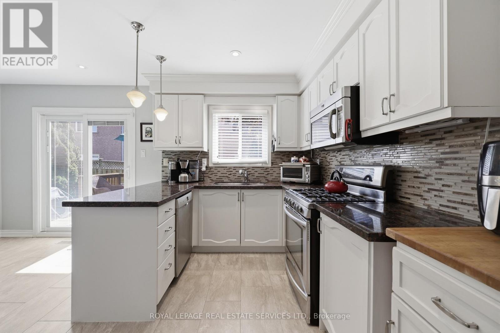1118 Glen Valley Road, Oakville, Ontario  L6M 3K8 - Photo 15 - W13207850