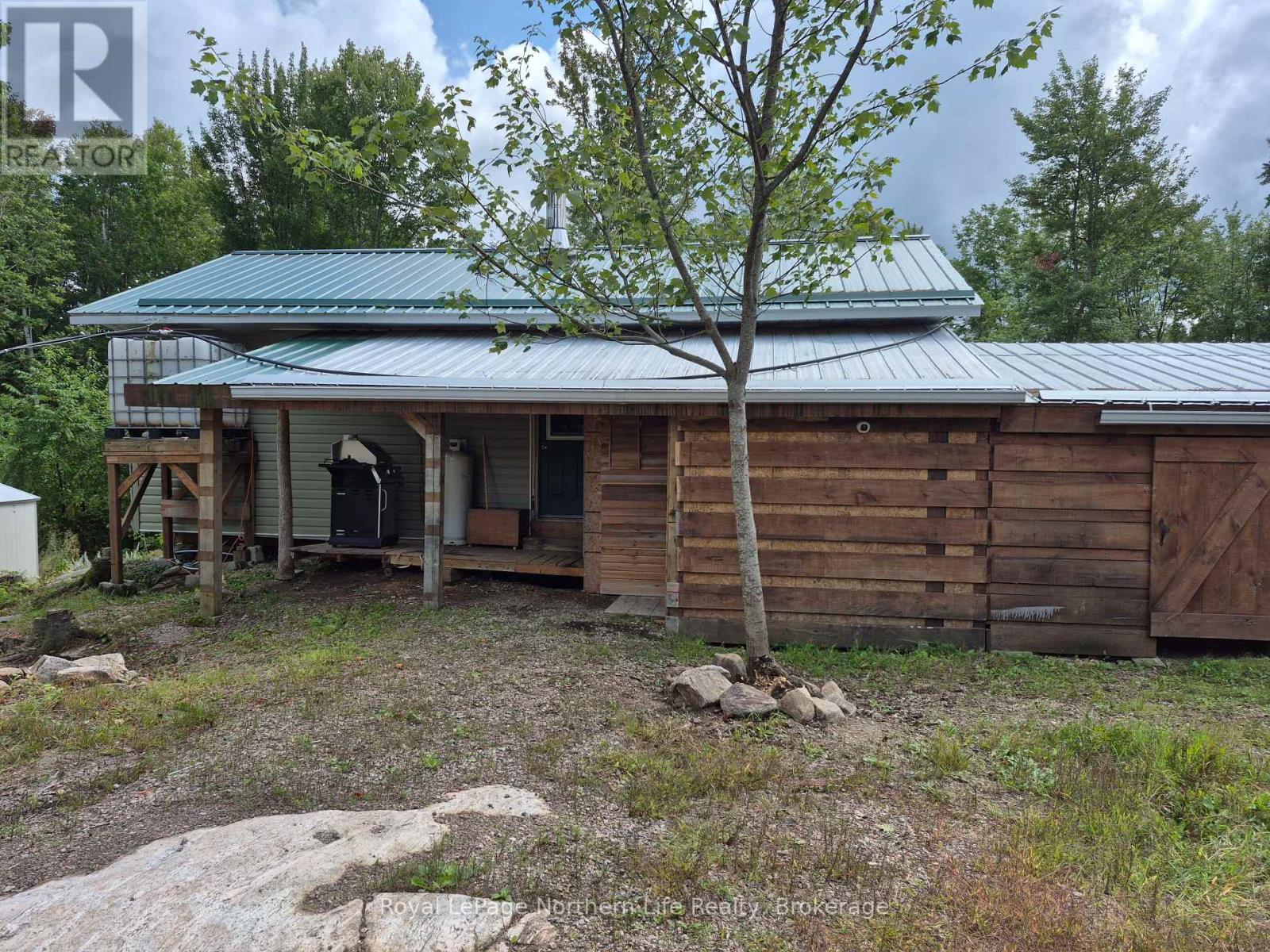 554 Janveau Road — photo 3
