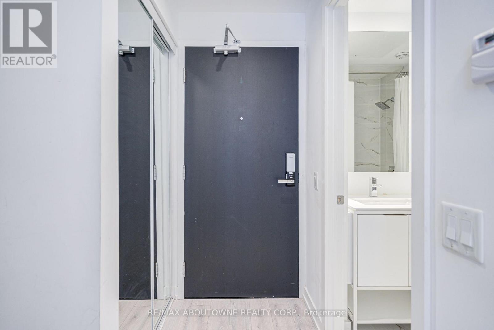2905 - 77 Shuter Street, Toronto, Ontario  M5B 1B2 - Photo 10 - C13728158